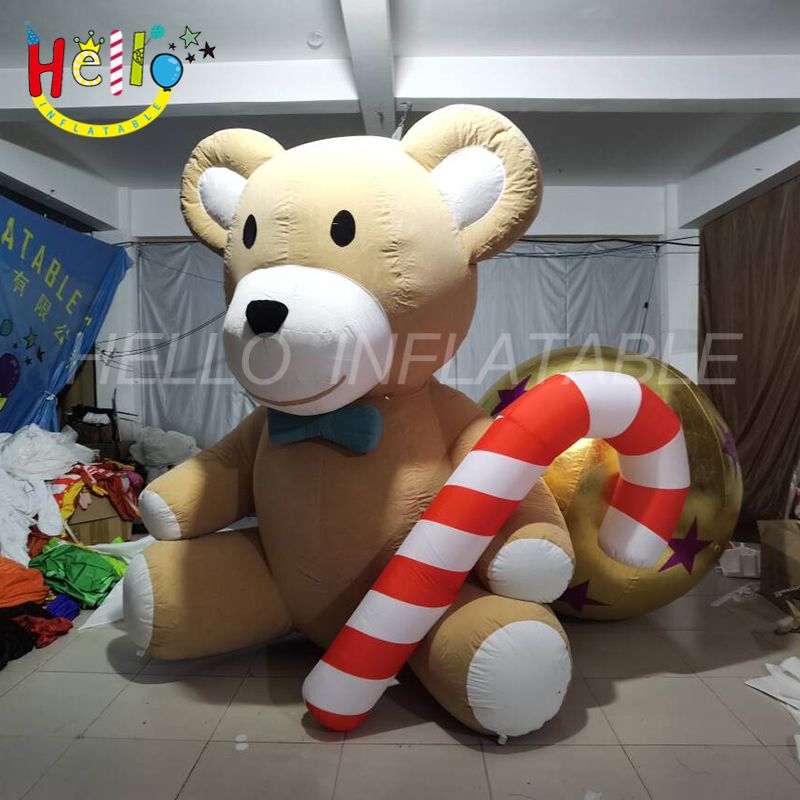 The Cute Inflatable Christmas Outside Yard Decoration Hands Candy Canes Inflatable Christmas Bear for Decorations